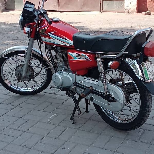 Honda 125 2016 A model Golden nomber 12