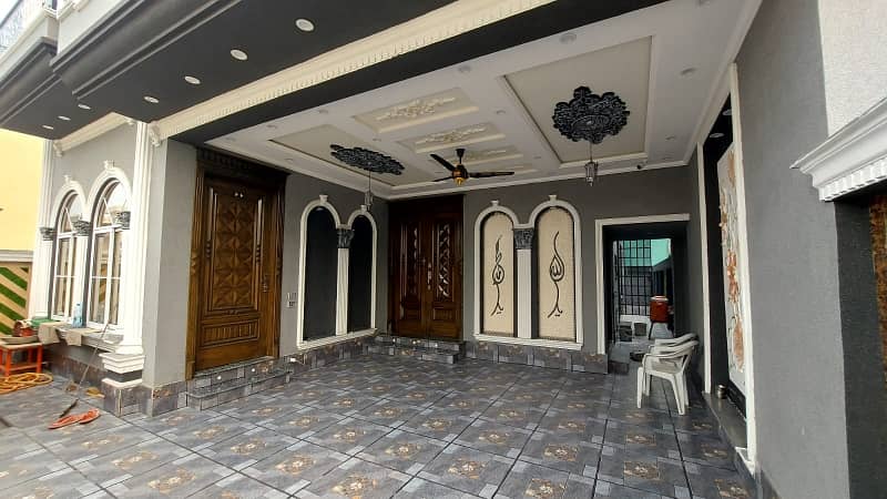 Beautifuly constructed 10 Marla brand new house for sale in LDA AVENUE_1 . 0