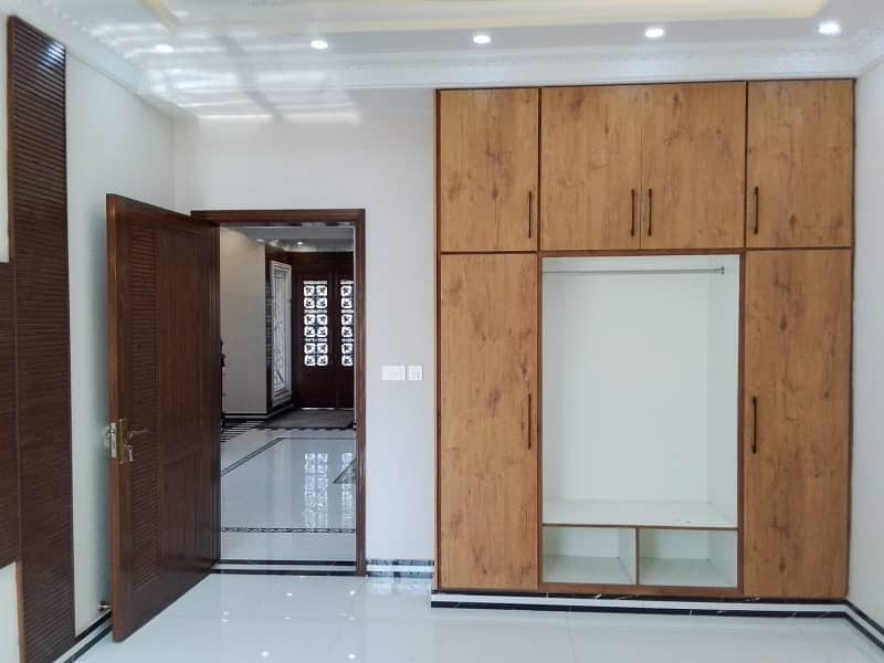 Luxurious brand new owner built house for sale in LDA AVENUE_1. 27