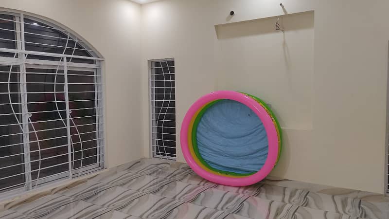 1 Kanal Brand New Upper Portion Available For Rent 15