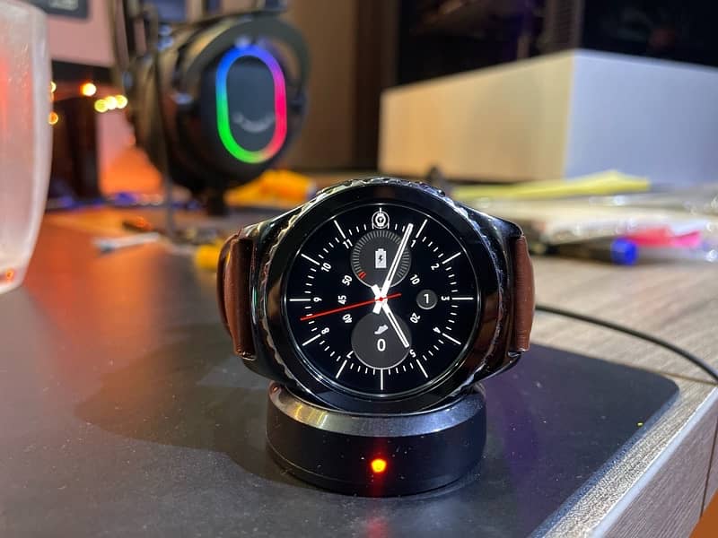 Samsung Gear S2 Classic (10/10 Condition with Original Box) 7