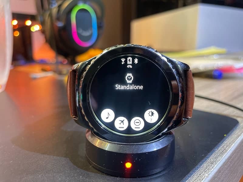 Samsung Gear S2 Classic (10/10 Condition with Original Box) 9