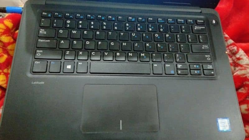 DELL LATITUDE 3380 1