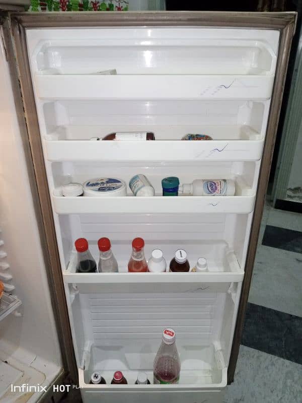 fridge for sale in good condition 0