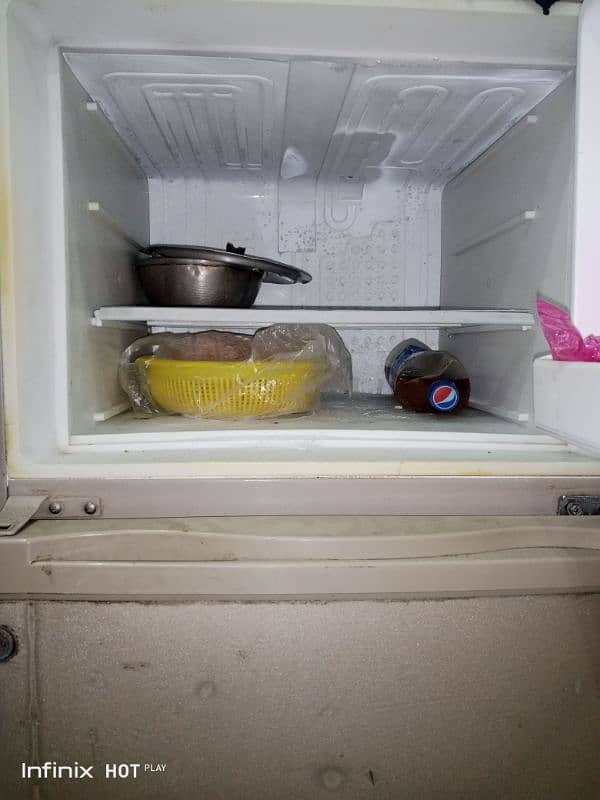 fridge for sale in good condition 3