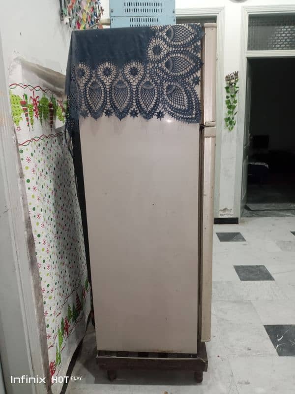 fridge for sale in good condition 4