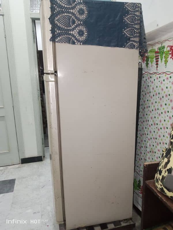 fridge for sale in good condition 6