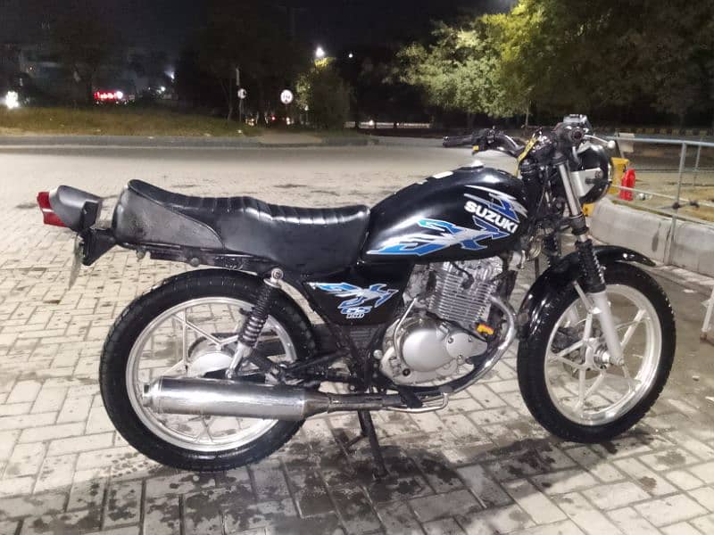 Suzuki GS 150 SE with alot of goodies 1