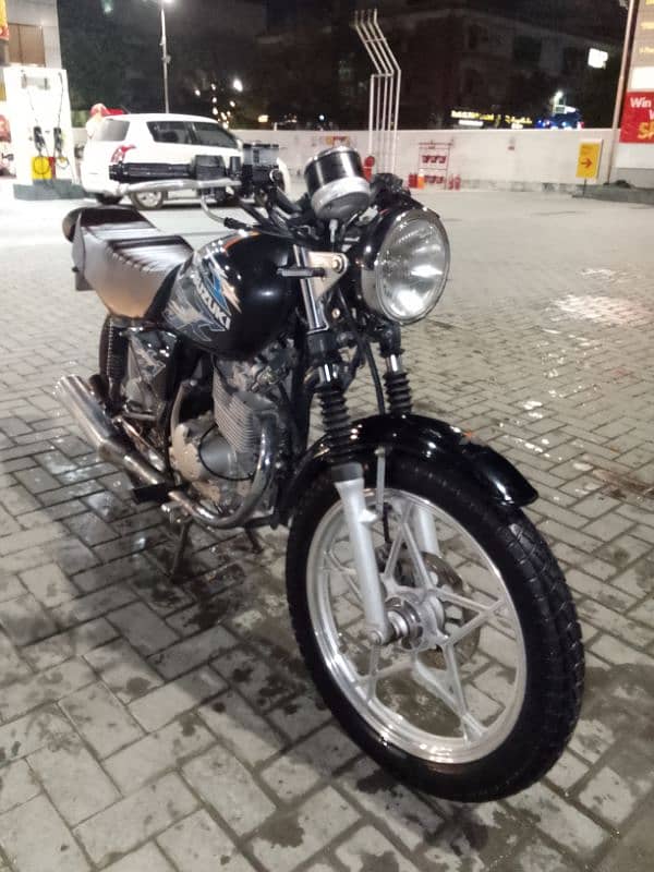 Suzuki GS 150 SE with alot of goodies 2