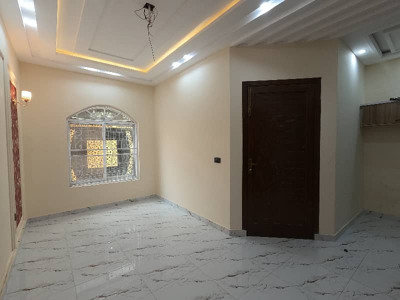 Looking For A Prime Location House In Samanabad 5