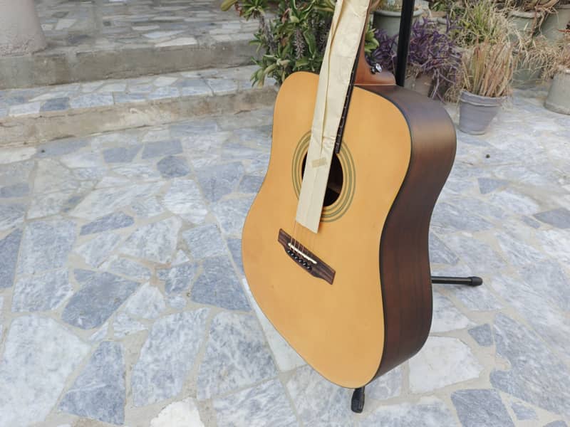 Brand New Acoustic Guitar With Bag And Picks 2