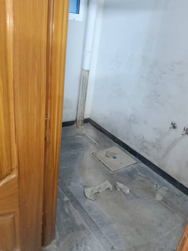 Ground portion house for rent. Location near nust double road 6