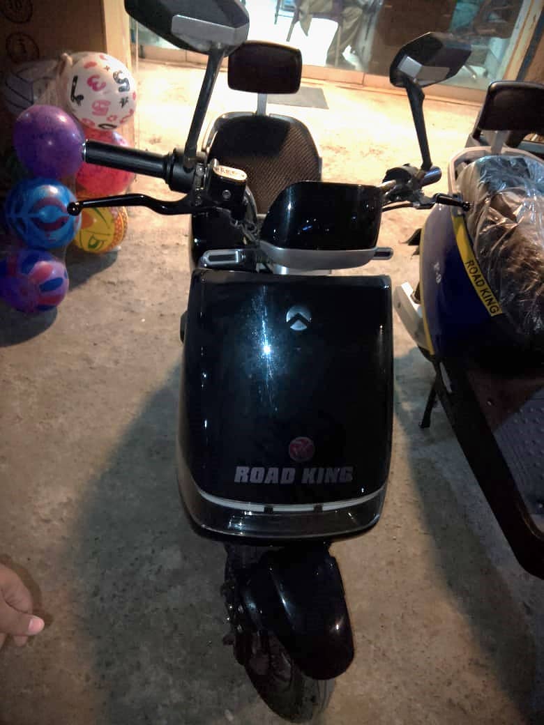 ROAD KING SCOOTY (2024) MODEL 3