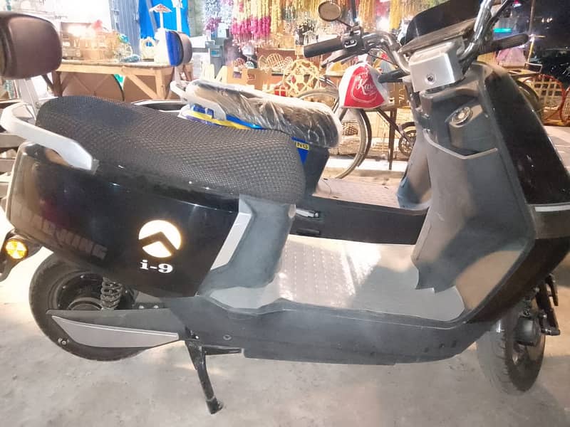 ROAD KING SCOOTY (2024) MODEL 0