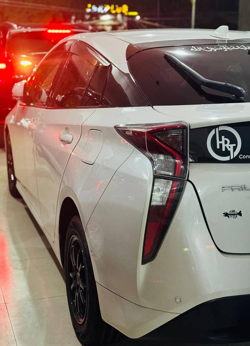 Toyota Prius 2018- 2021 Like Brand New Excellent Condition 4