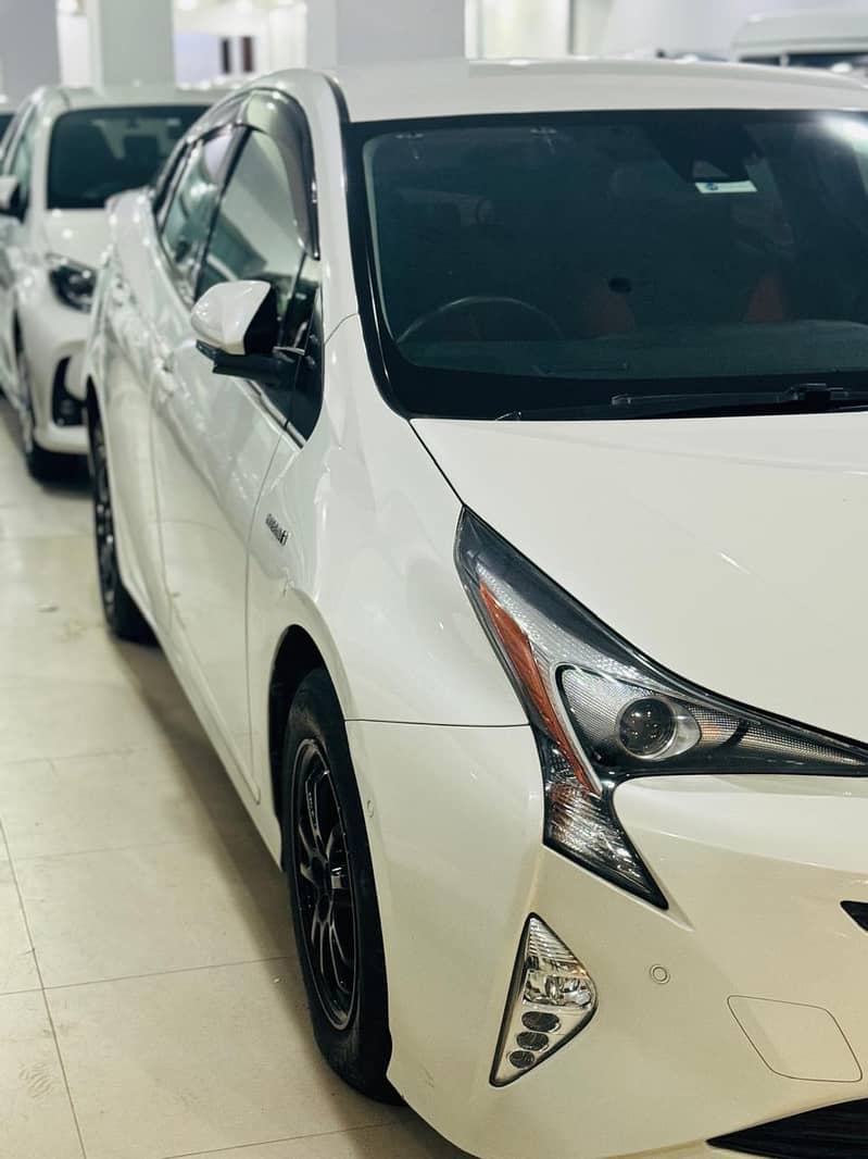 Toyota Prius 2018- 2021 Like Brand New Excellent Condition 5