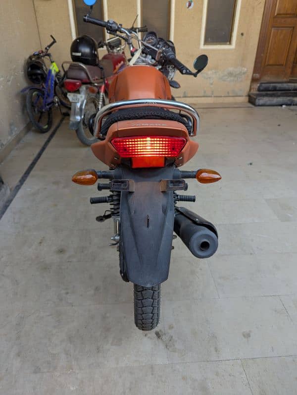 Motorcycle Yamaha YBR 125 G 1