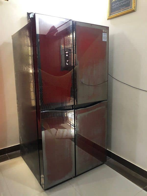 good condition double door fridge 0