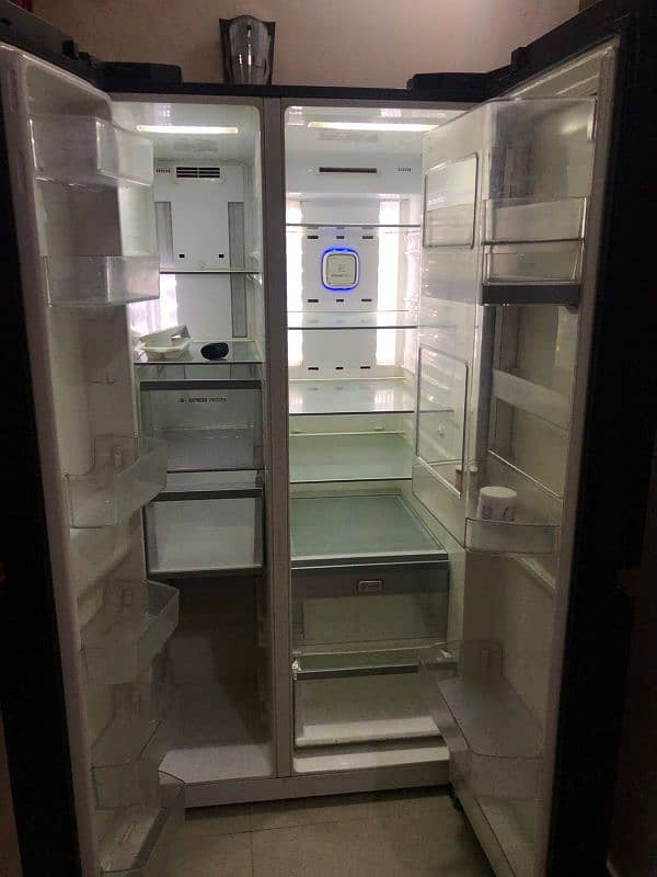 good condition double door fridge 2