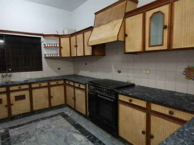 DHA 1 Kanal Excellent Upper Portion For Rent In Phase 4 7