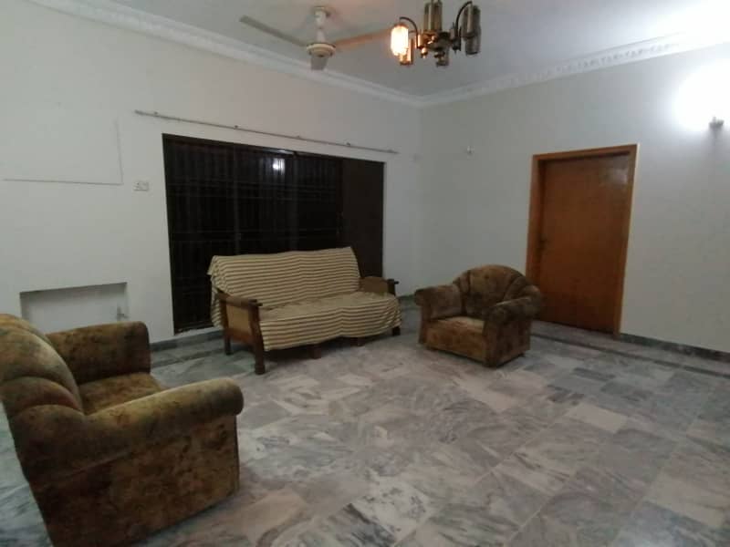 DHA 1 Kanal Excellent Upper Portion For Rent In Phase 4 9