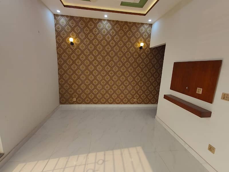 5 Marla House For Rent in Bahria Town Lahore. 12