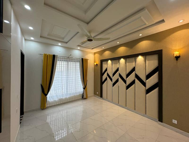 A BEAUTIFUL 10 MARLA HOUSE FOR SALE IN GULMOHAR BLOCK SECTOR C BAHRIA TOWN LAHORE 14