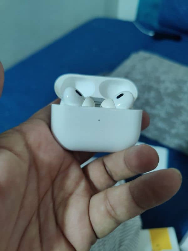 Apple AirPods pro 2nd generation 0