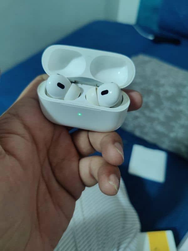 Apple AirPods pro 2nd generation 3