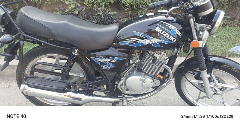 SUZUKI GS150 SE 2022 MODEL 19000 KM USED FIRST OWNER TOTAL. ORIGINAL 5