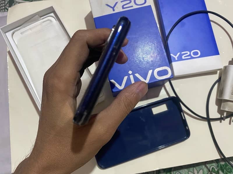 Vivo Y20 4/64 with Original Box Charger 4