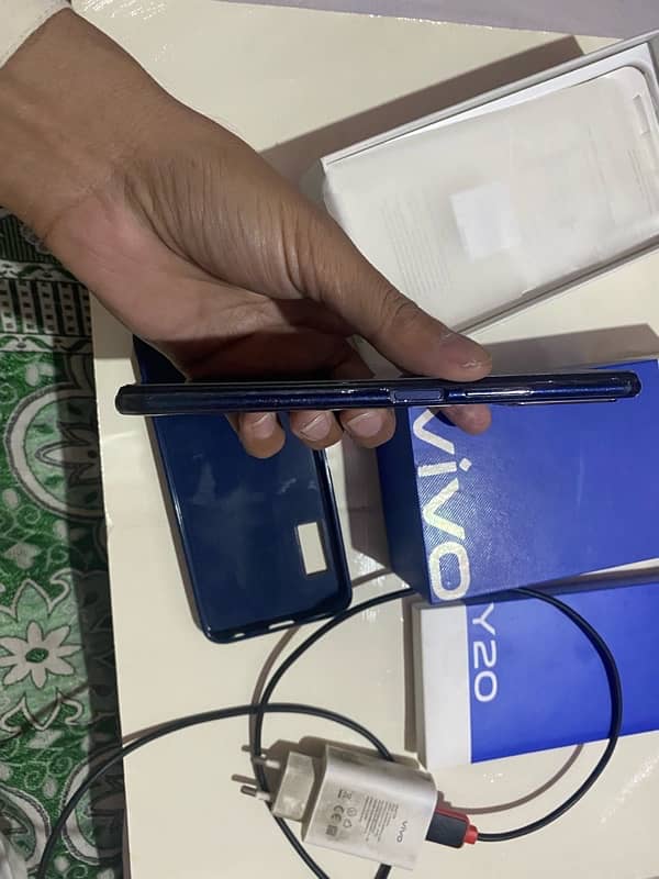 Vivo Y20 4/64 with Original Box Charger 5