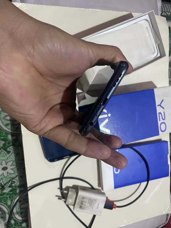 Vivo Y20 4/64 with Original Box Charger 6