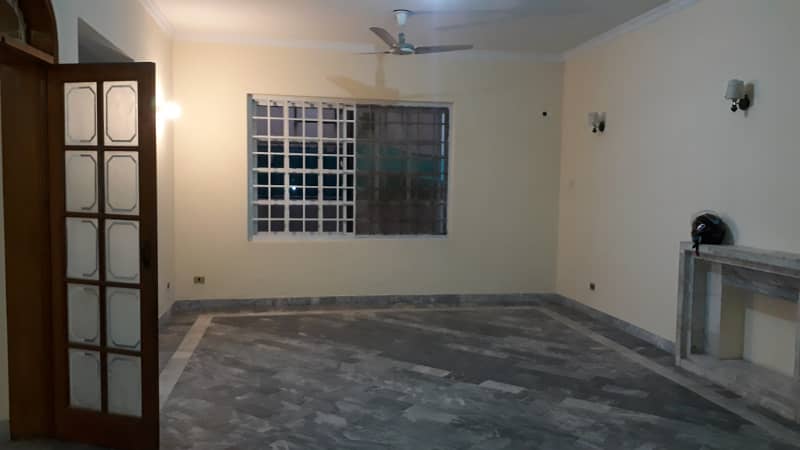 DHA 1 Kanal Wonderful Double Unit Bungalow For Rent In Phase 3 2