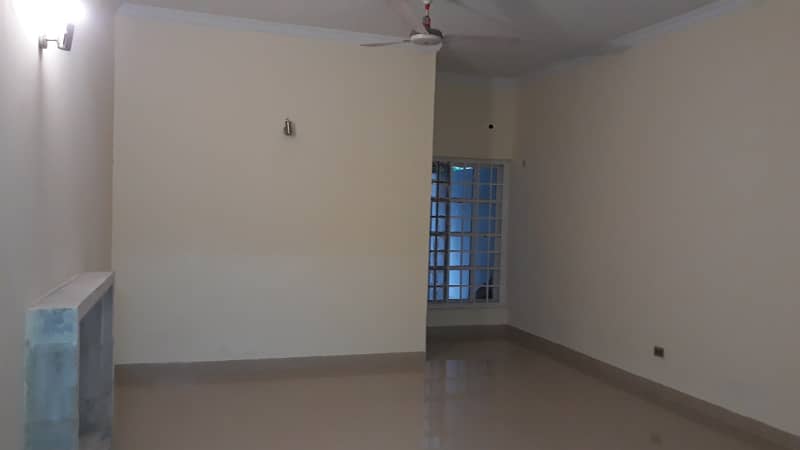 DHA 1 Kanal Wonderful Double Unit Bungalow For Rent In Phase 3 9