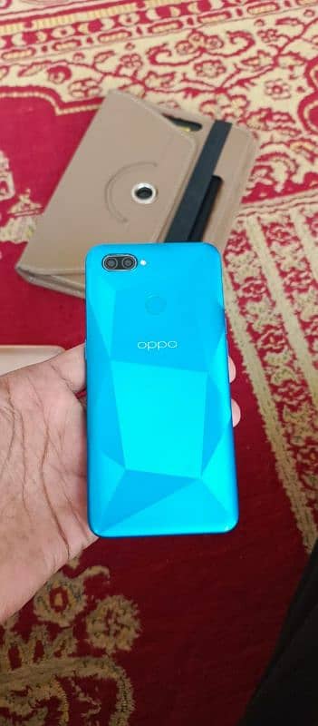 oppoA12for sale in 9 by 10 condition with original box and charger 3