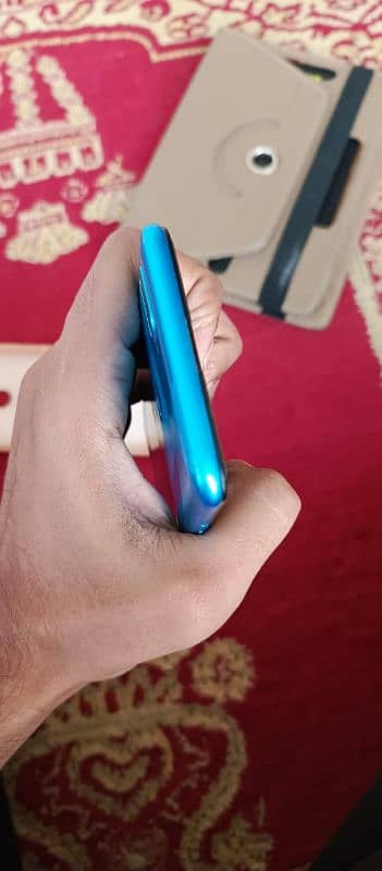 oppoA12for sale in 9 by 10 condition with original box and charger 8