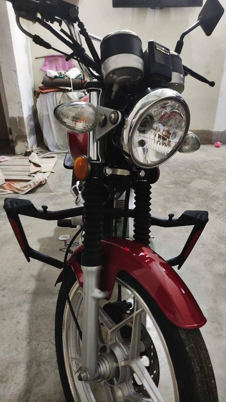 Suzuki gs150se red 3