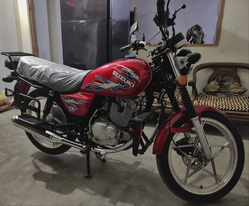 Suzuki gs150se red 4