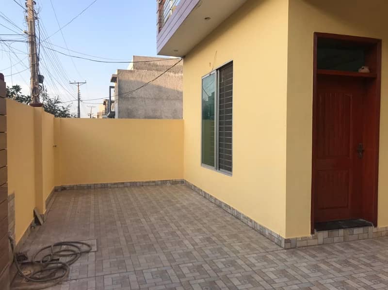 10 marla upper portion for rent in wapda town ph1 8