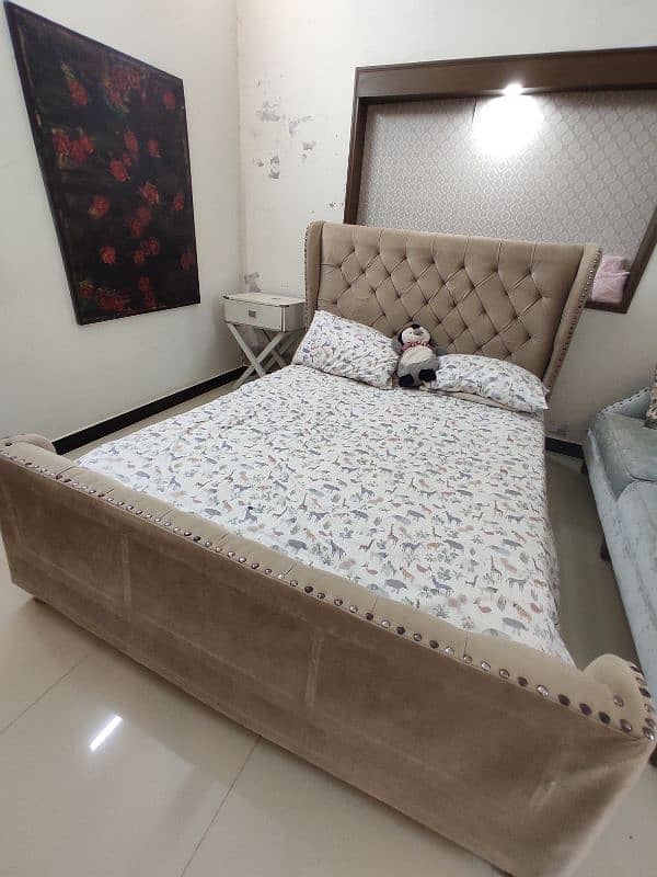 King size bed with mattress 3