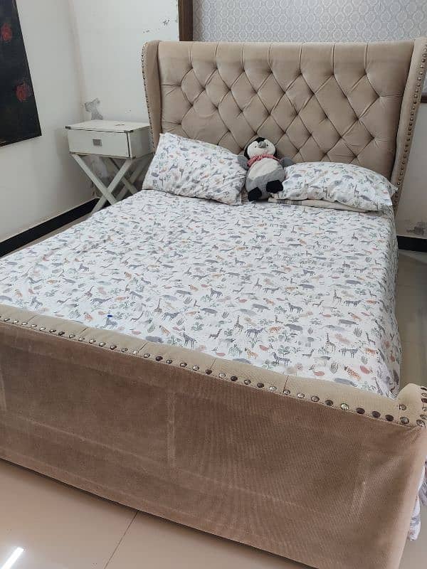 King size bed with mattress 4