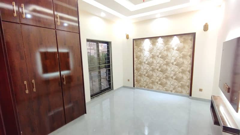 05 MARLA HOUSE FOR SALE LDA APPROVED GAS AVAILABLE IN EASTERN BLOCK PHASE 1 BAHRIA ORCHARD LAHORE 8