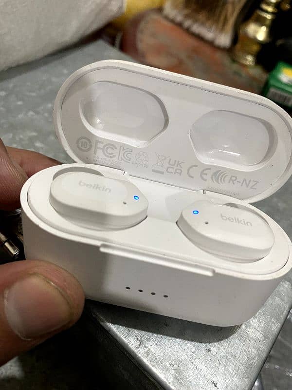 Belkin QC005 wireless earbuds 9/10 0