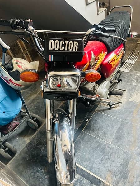 Honda 125 (21 Model), Red, 9/10 condition Non-Accidental bike for Sale 1