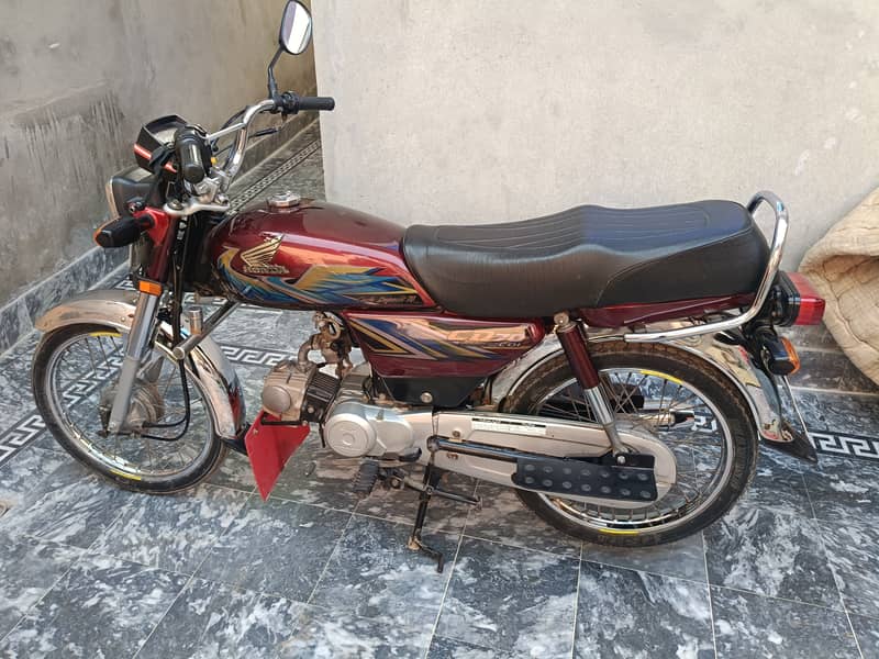 Honda CD 70 lush condition, no rust 0