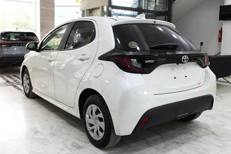 Yaris Hatchback 2022 5