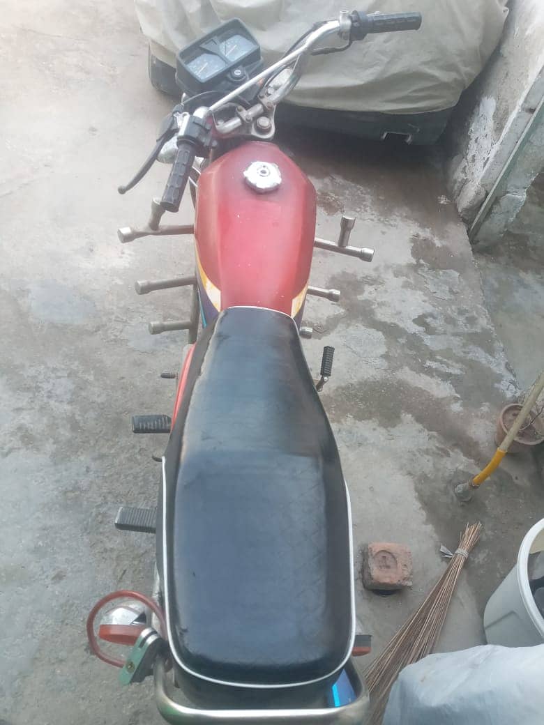 Honda CG 125 2012 3