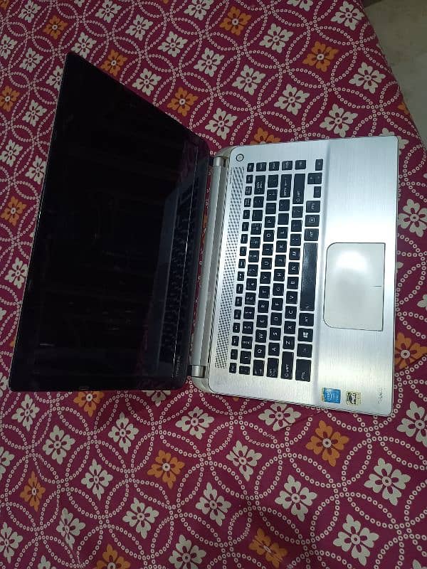 Toshiba Satellite intel core i5th Gen 8 Gb Ram 2