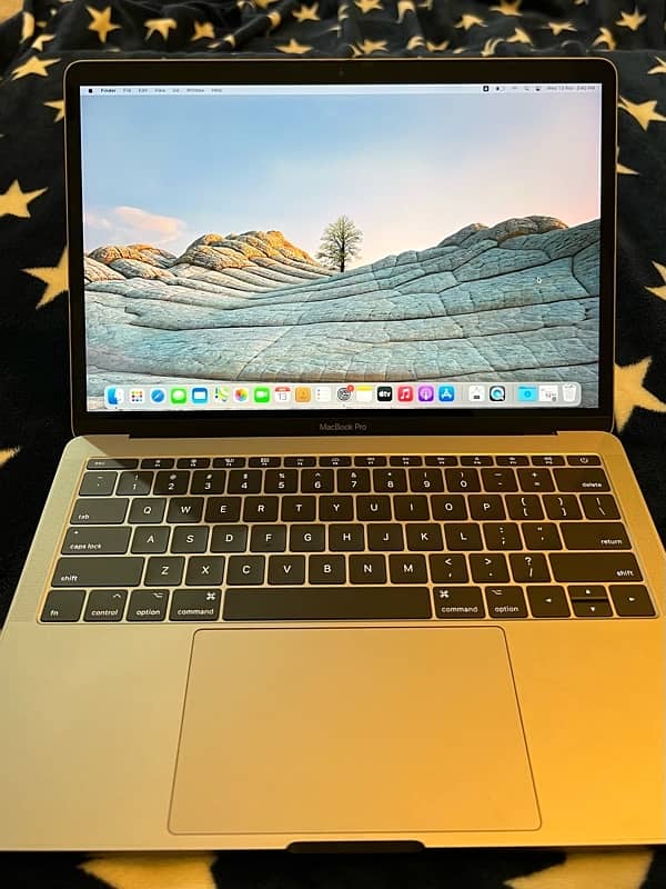 Macbook pro 2017 2